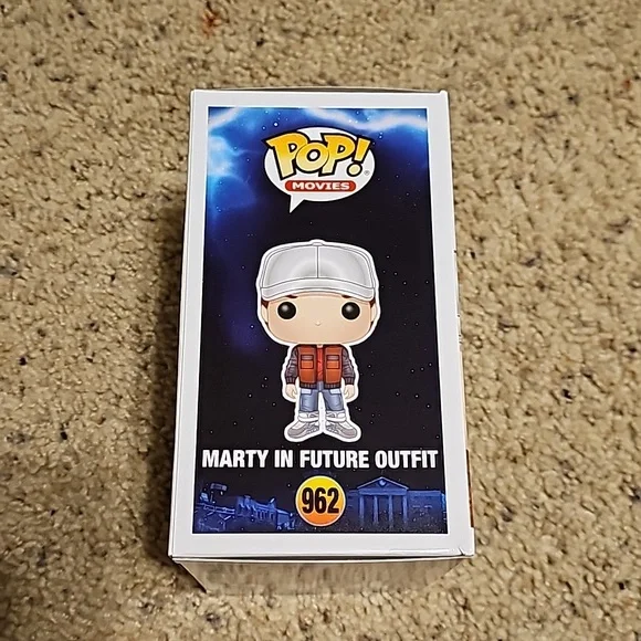 Pop Back to the Future Marty in Future Outfit Vinyl Figure - Picture 4 of 8